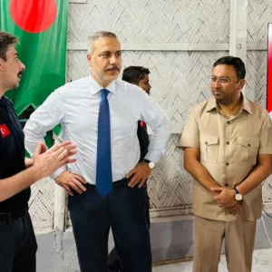 রোহিঙ্গা ক্যাম্প পরিদর্শন করলেন তুরস্কের পররাষ্ট্রমন্ত্রী