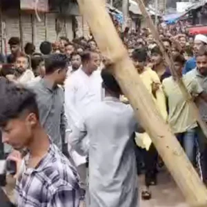 হাজারো নেতাকর্মী নিয়ে ছাত্রলীগের মিছিল, সরে গেল পুলিশ