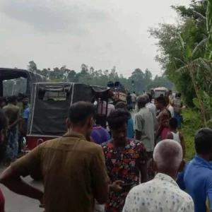 কুড়িগ্রামে পিকআপ-মোটরসাইকেল সংঘর্ষে প্রাণ গেল বাবা-ছেলের