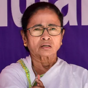পচা ডিম ছোড়ার ভয়ে মমতার বৈঠক বাতিল
