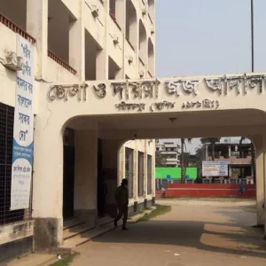 ইত্তেফাকে প্রতিবেদন প্রকাশের পর আইসিইউ ফেরত শিশুর মায়ের জামি