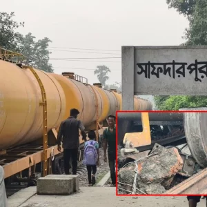 তিন বগি লাইনচ্যুত, খুলনার সঙ্গে উত্তরবঙ্গের রেলযোগাযোগ বন্ধ