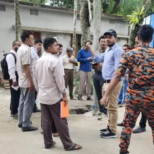 শরীয়পুরে মাটি ‘অস্বাভাবিক গরম’ হয়ে ওঠার ঘটনায় গ্যাসের উপস্থি