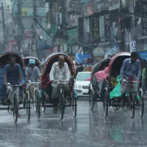 দুপুরের মধ্যেই ঢাকায় হবে বৃষ্টি, কমবে তাপমাত্রা