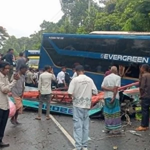 কক্সবাজারে যাত্রীবাহী দুই বাসের সংঘর্ষে শিশু নিহত, আহত ৫০