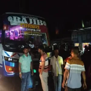 মাদারগঞ্জে বাসচালককে মারধরের পর ছাত্রদল কর্মীকে কুপিয়ে জখম