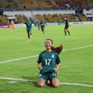 ষোল বছরের শ্রম, ১৭ মাসেই তছনছ