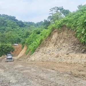 জঙ্গল সলিমপুরে চার সড়ক নির্মাণ করছে সেনাবাহিনী