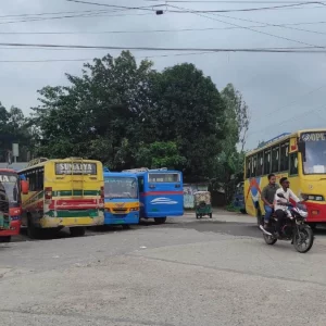 ভূরুঙ্গামারীতে বাসে আগুন, ঢাকা ও কুড়িগ্রাম রুটে বা