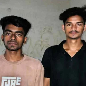 পুলিশ দেখে খিচুড়ি ফেলে পালালেন আওয়ামী লীগ নেতাকর্ম