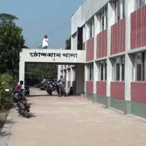 কুমিল্লায় ‎কিশোর গ্যাংয়ের দু’গ্রুপের সংঘর্ষে প্রাণ গেল অটোরিকশা চালকের