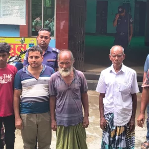 শূন্যরেখায় থাকা সেই বৃদ্ধ ফিরলো পরিবারের কাছে