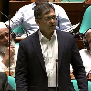 এস আলমের গাড়িতে চড়ে সংবর্ধনা নেওয়ার ব্যাখ্যা দিলেন স্বরাষ্ট্
