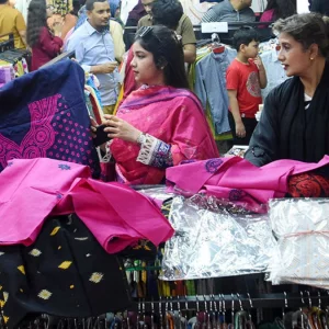 শপিংমল-দোকানপাট খোলা রাখার নতুন সময় নির্ধারণ, আজ থেকেই কার্যকর