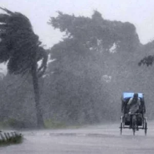 ১৯ জেলায় ঝড়ের আশঙ্কা, পাঁচ দিনজুড়ে বৃষ্টির পূর্বাভাস