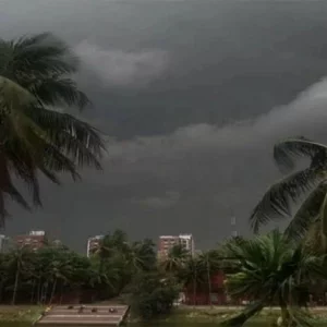 সকালের মধ্যে ঢাকাসহ ১৯ জেলায় ৬০ কিমি বেগে ঝড়ের পূর্বাভাস