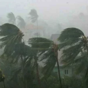 ঢাকাসহ ১১ জেলায় ঝড়ের আভাস, নদীবন্দরে সতর্ক সংকেত