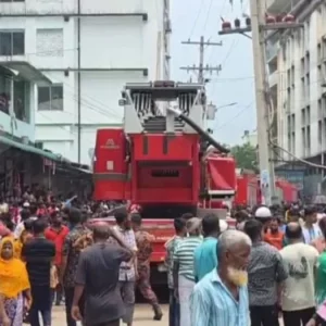 গাজীপুরে পোশাক কারখানায় আগুন, নিয়ন্ত্রণে ফায়ার সার্ভিস