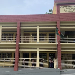 ক্লাস চলকালে ৫ম শ্রেণির শিক্ষার্থীদের বেধড়ক পিটুনি, আহত ১৬