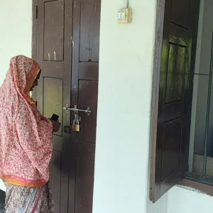 সকাল ৯টায় অফিস, কিন্তু সাড়ে ৯টায়ও খোঁজ নেই অধিকাংশ কর্মকর্তার
