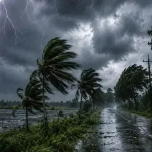 দুপুর ১ টার মধ্যে চার জেলায় বজ্রবৃষ্টির আভাস, নদীবন্দরে সতর্কবার্তা