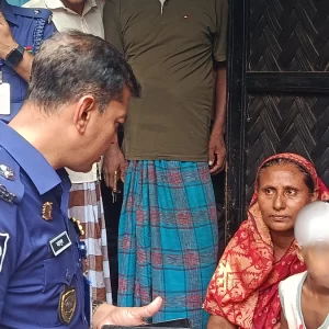 মাথায় আঘাত নিয়ে নিশ্চুপ পিয়াস, মা আর ব্যথা সারাতে আসবেন না
