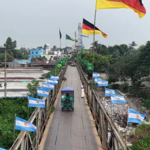 বিশ্বকাপের উন্মাদনা, ধামরাইয়ে বেইলি ব্রিজের নাম এখন ‘ফিফা ব্রিজ’