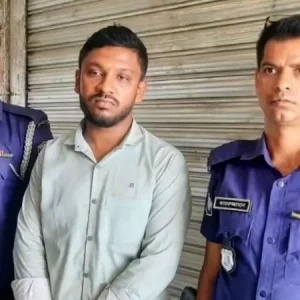 ভুয়া চিকিৎসক সেজে রোগী দেখতেন, অবশেষে ৬ মাসের কারাদণ্ড