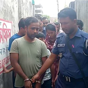 আশুলিয়ায় নিজের মেয়েকে পাঁচ মাস ধরে ধর্ষণের অভিযোগে বাবা গ্রেপ্তার