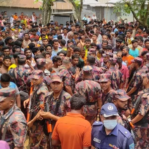 আদিতমারীতে শিশুর বস্তাবন্দী মরদেহ উদ্ধার, হত্যার অভিযোগে বাবা-ছেলেকে অবরুদ্ধ, বাড়িতে অগ্নিসংযোগ