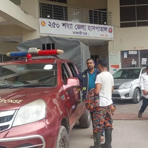 হাসপাতালের লিফটে আটকা পড়লেন ১০ জন, ২ ঘণ্টা পর উদ্ধার