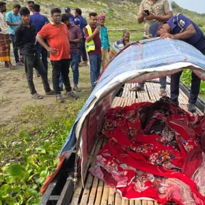 পদ্মা নদীতে মাছ ধরতে গিয়ে দুর্বৃত্তদের গুলিতে নিহত ১ জেলে