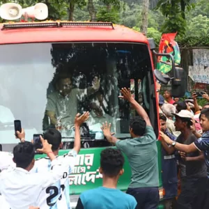 সিলেটে পৌঁছেছেন প্রধানমন্ত্রী, সড়কপথে মৌলভীবাজারের উদ্দেশে রওনা