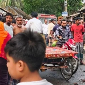 বাজারে লাগা আগুন নেভাতে গিয়ে সিলিন্ডার বিস্ফোরণে নিহত ১