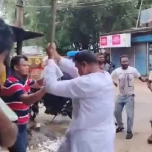 আমার দল ক্ষমতায় তাই মারধর করেছি: স্বেচ্ছাসেবক দল নেতার স্বীকারোক্তি