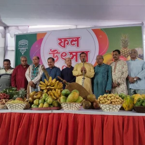 জাতীয় প্রেস ক্লাবে ফল উৎসব ও গানের আসর