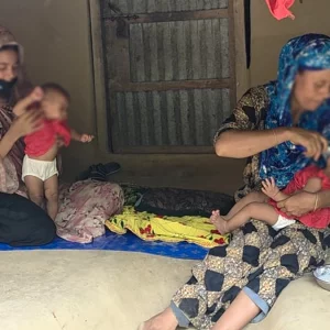 জমজ কন্যাসন্তানের জন্মের পর স্ত্রীকে তালাক দিলেন স্বামী