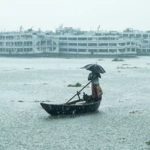 রাতেই ১০ জেলায় ঝড়-বজ্রবৃষ্টির শঙ্কা, নদীবন্দরে ১ নম্বর সতর্ক সংকেত