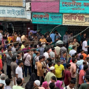 দোকানের দেয়াল কেটে কয়েক কোটি টাকার স্বর্ণালংকার লুট