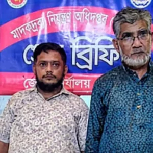 ইয়াবা পাচারের সময় তাঁতীদল নেতা গ্রেপ্তার