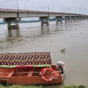 কুড়িগ্রামের ফুলবাড়ীতে বন্যার আতঙ্কে হাজারো মানুষ