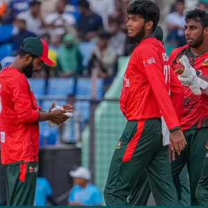 টি-টোয়েন্টিতে হোয়াইটওয়াশের লজ্জা পেল বাংলাদেশ