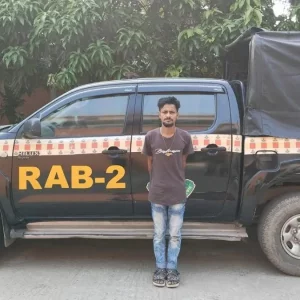 মোহাম্মদপুরের শীর্ষ ছিনতাইকারী মাওরা সোহেল বিদেশি অস্ত্রসহ গ্রেপ্তার