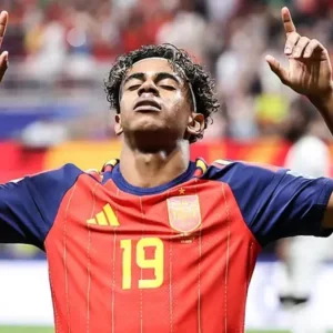 ২৪ মিনিটেই সৌদি আরবের জালে স্পেনের ৩ গোল