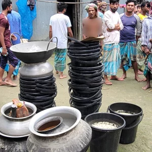 কুড়িগ্রামের চরাঞ্চলে মিলল ‘মদের কারখানা’