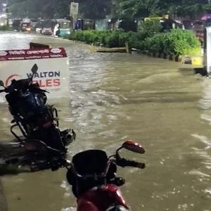 এক পশলা বৃষ্টিতেই পুরোনো রূপে কক্সবাজার শহর