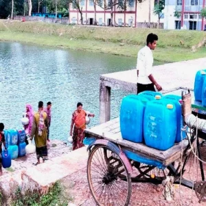 তিন উপজেলার খাওয়ার পানির উৎস আলমশাহী পুকুর