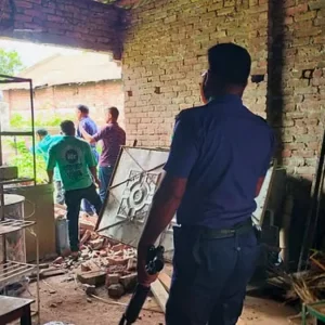 মা–বাবাকে ঘরে তালা দিয়ে জমি দখল মেয়ে-জামাতার, উদ্ধার করল পুলিশ