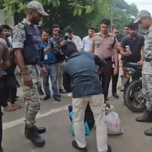 রাজপথে রাজনৈতিক দল, সতর্কবস্থানে আইনশৃঙ্খলা বাহিনী