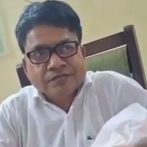 ক্যালকুলেটরে হিসাব করে কমিশন দাবি সরকারি কর্মকর্তার, ভিডিও ভাইরাল